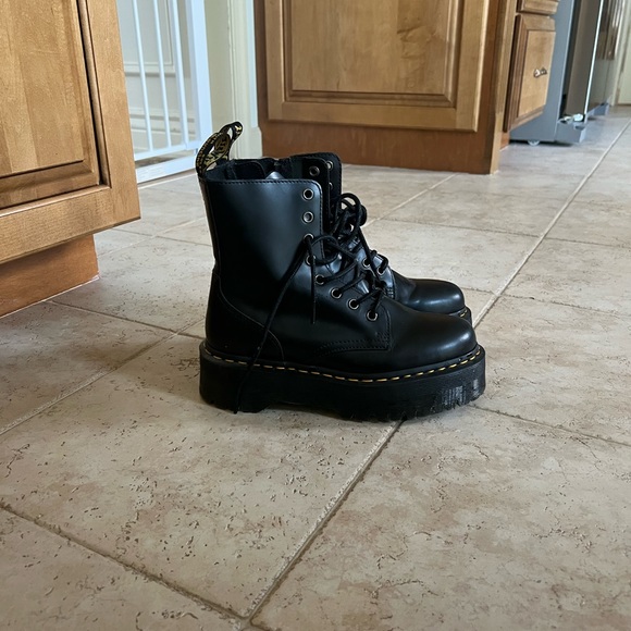 COPY - Dr Martens Jason Boot Smooth Leather Platforms - Picture 3 of 6